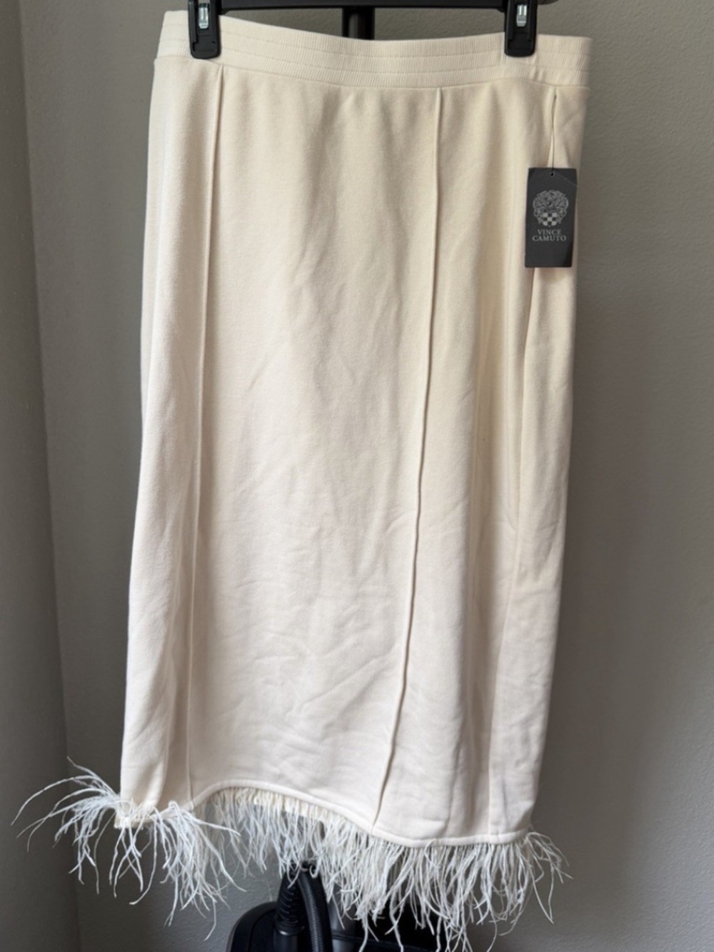 Vince Camuto Women’s Beige Solid Knit Feather Midi Skirt Elastic Waist M